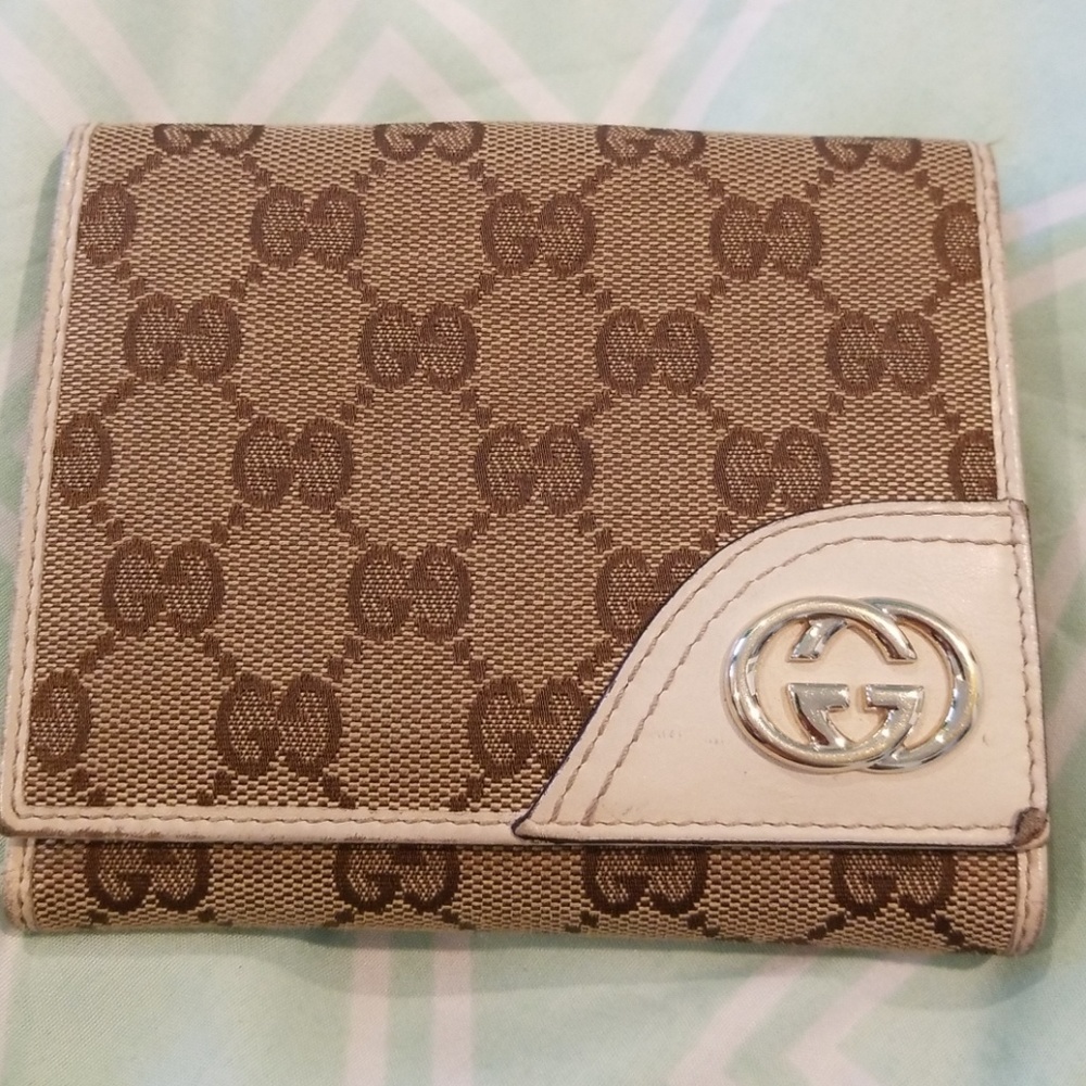 Authentic Gucci wallet